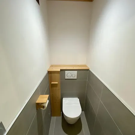 Apartment 2100 - 6-8 Personnes - 2 - 3 Televisions - Netflix & Wifi Inclus