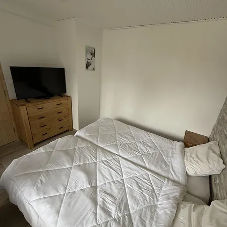2100 - 6-8 Personnes - 2 - 3 Televisions - Netflix & Wifi Inclus * Tignes